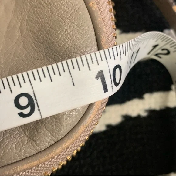 Marc Jacobs Washed Up Leather Zip Crossbody Bag - Picture 11 of 14